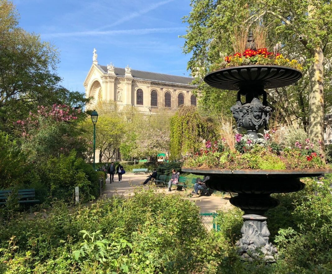 The 10 Best Secret Gardens in Paris - Frenchly