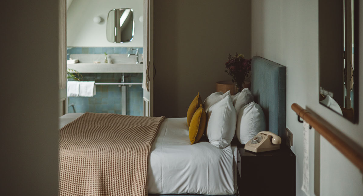 paris hotel in teal tones