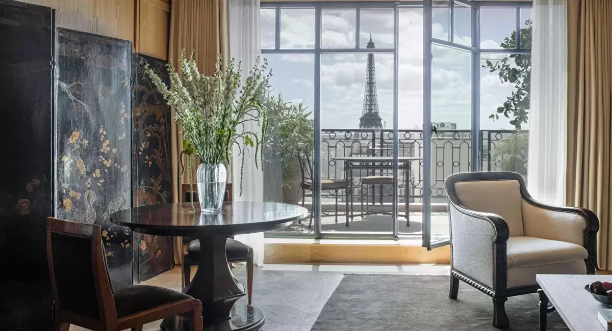 hotel with eiffel tower view paris