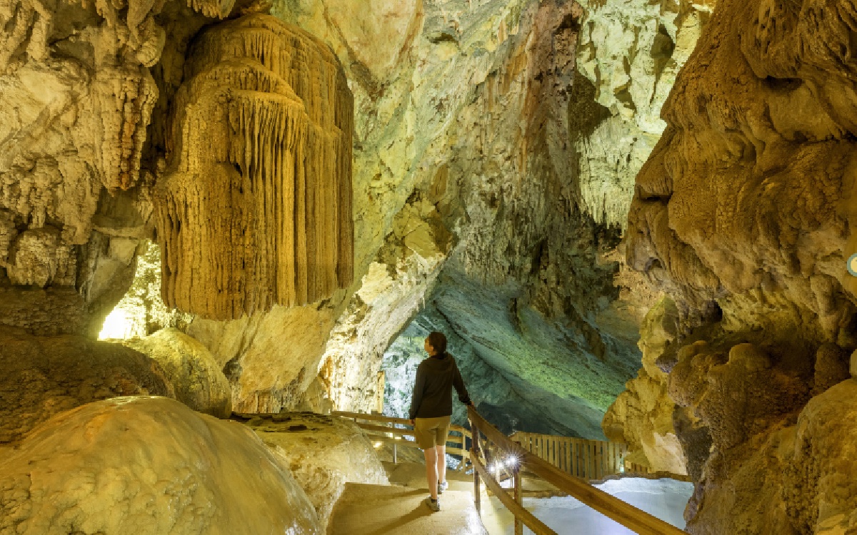Grottes Du Cerdon