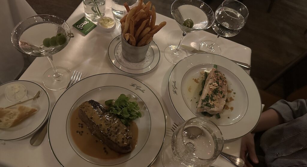 Steak au poivre and martinis at La Goulue