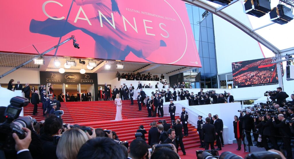 Uma Thurman attends the 'Ismael's Ghosts (Les Fantomes d'Ismael)' screening and Opening Gala during the 70th annual Cannes Film Festival at Palais des Festivals on May 17, 2017 in Cannes, France.