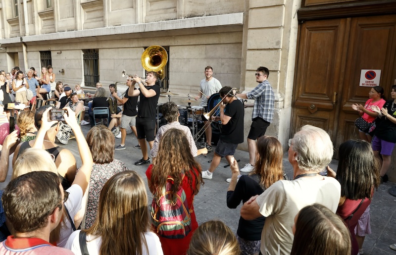 Fete-de-la-musique-street concert