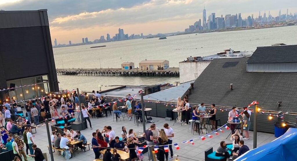 Rooftop bar in Brooklyn