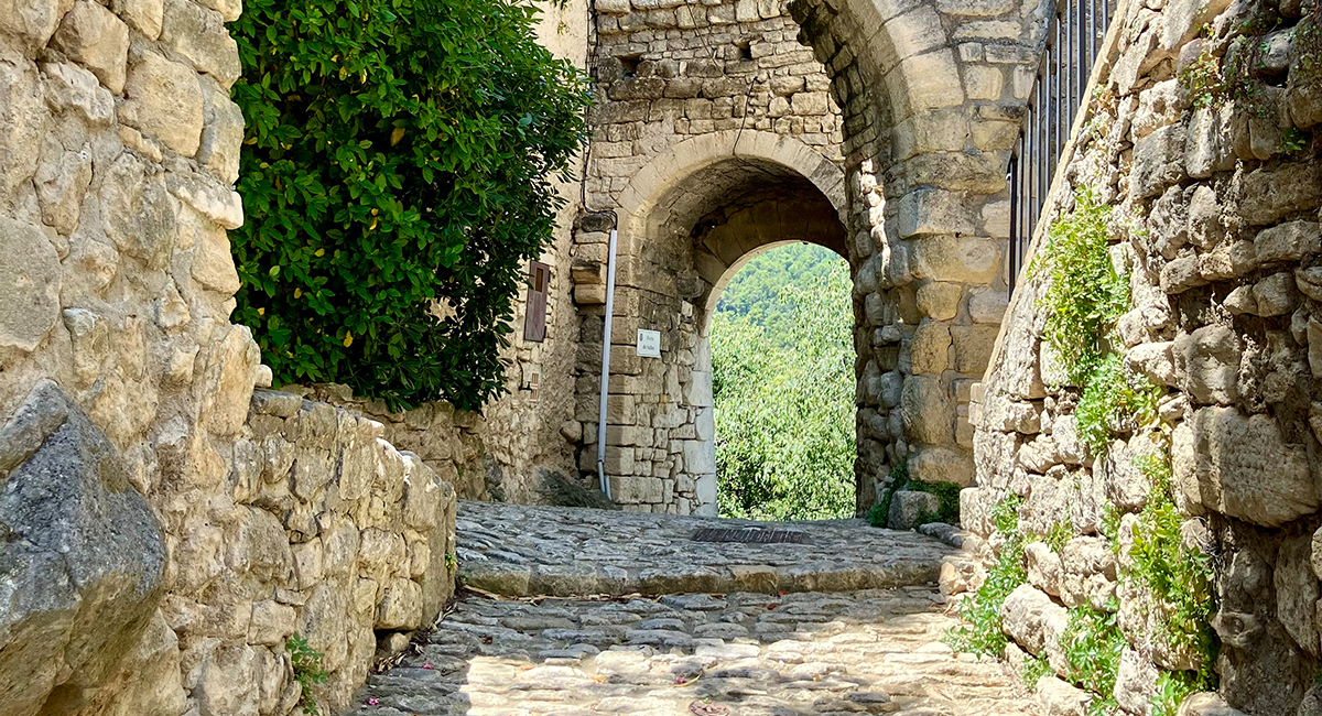 One of the old entrances to the château in Crestet, France