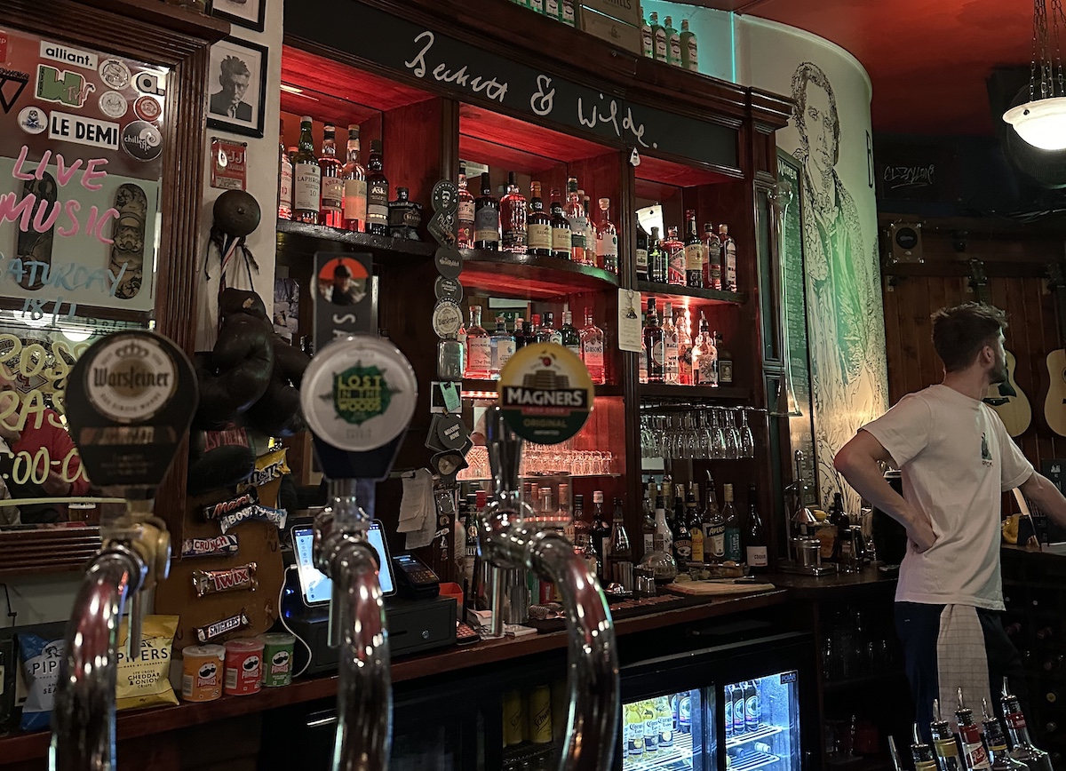 Interior of Irish pub Beckett & Wilde in Chamonix