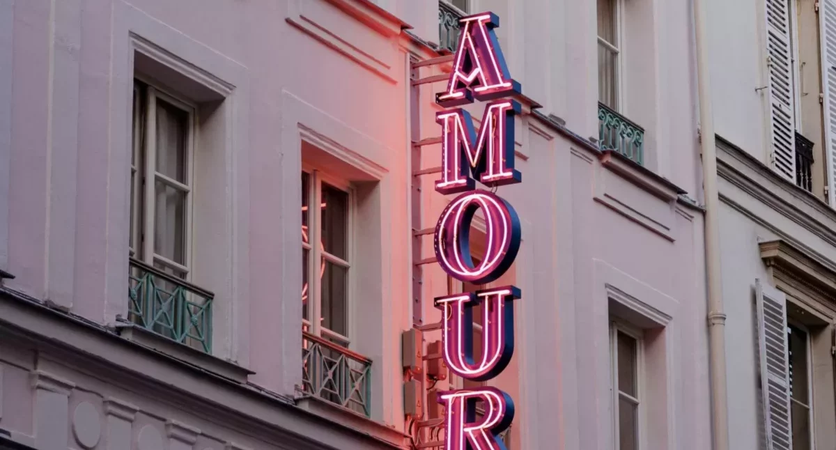 Hotel Amour.