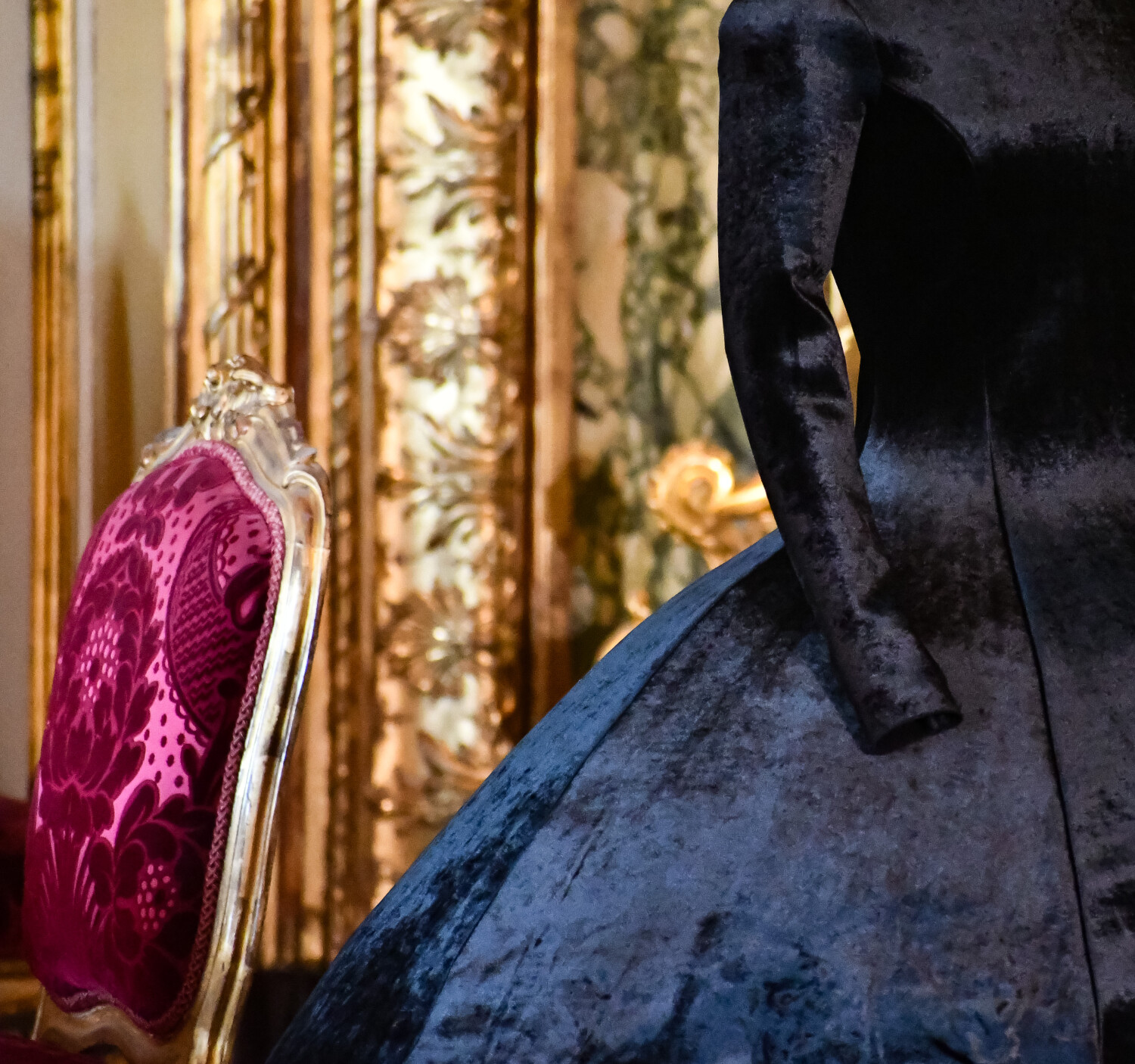 louvre fashion exhibit louvre couture