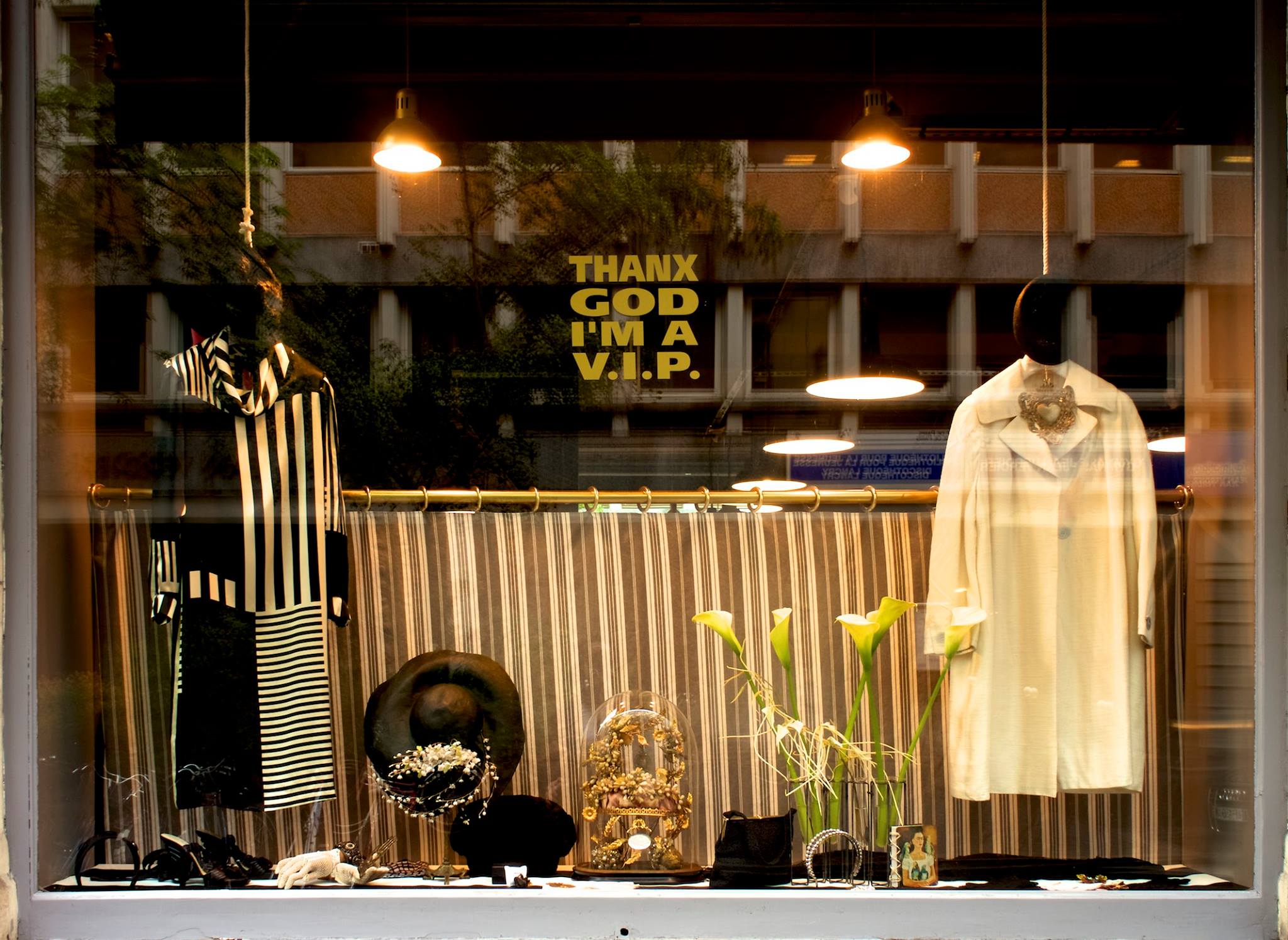 thanx god im vip vintage store paris self-care-date
