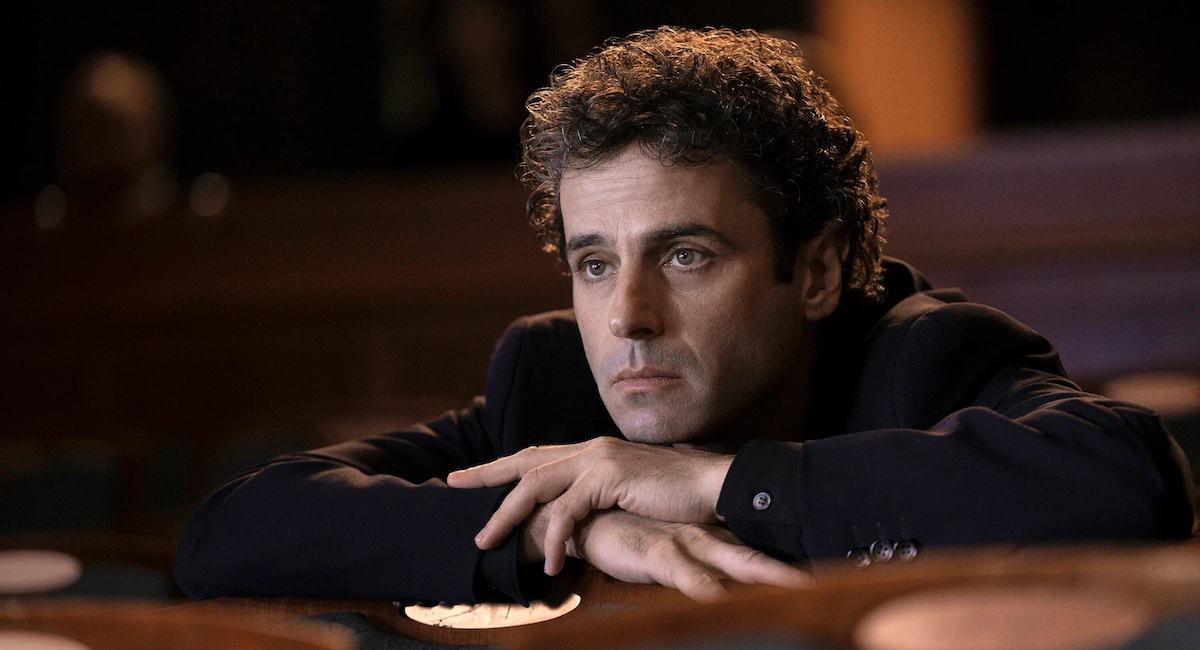 Luke Kirby in Etoile