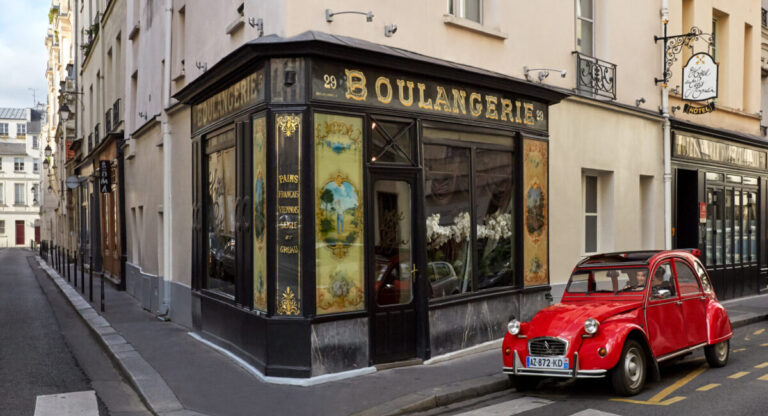 le petit moulin hotel in la marais paris