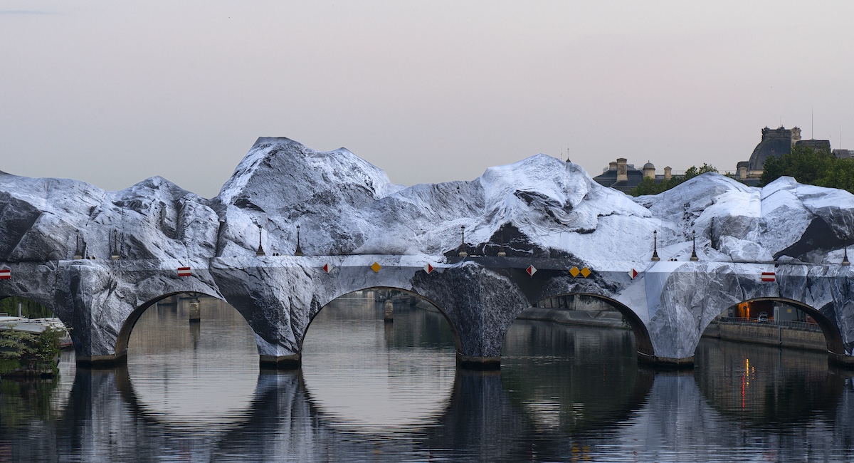 Cavernes du Pont Neuf art installation in Paris.