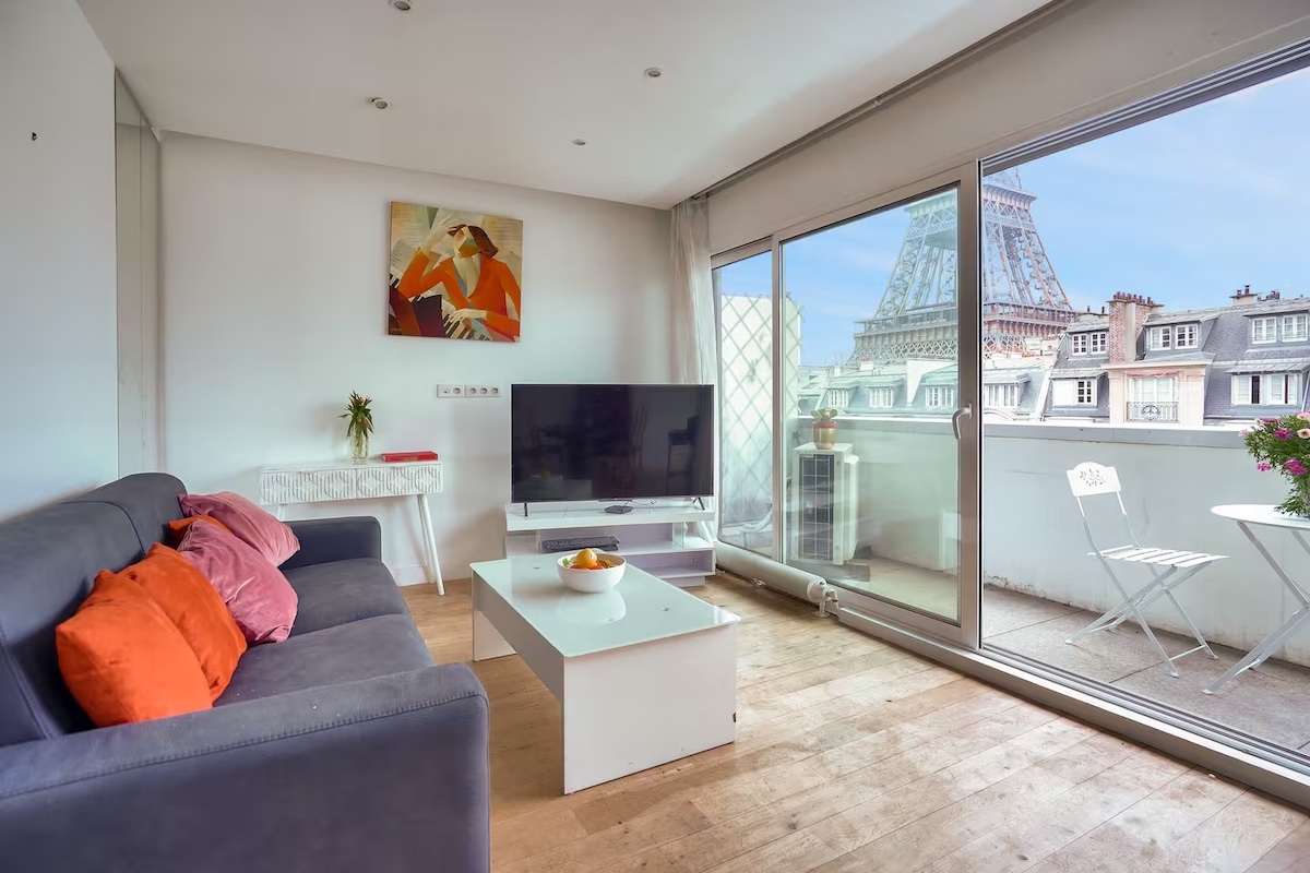 Paris Airbnb with Eiffel Tower views