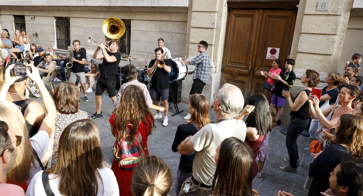Live performances as part of the Fete de la musique at various venues in the old town of Nice.