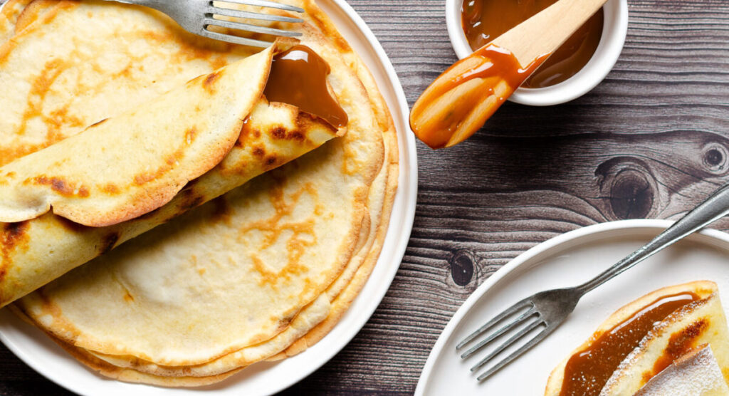 Crêpes filled with caramel.