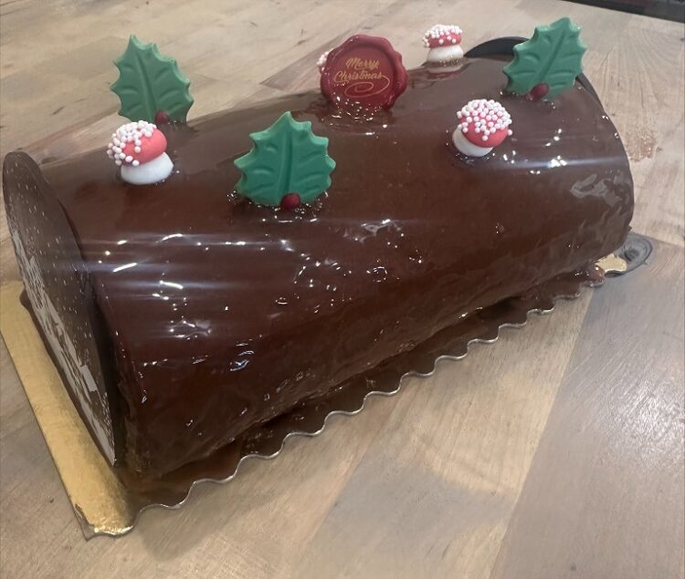 Chocolate bûche de Noel.