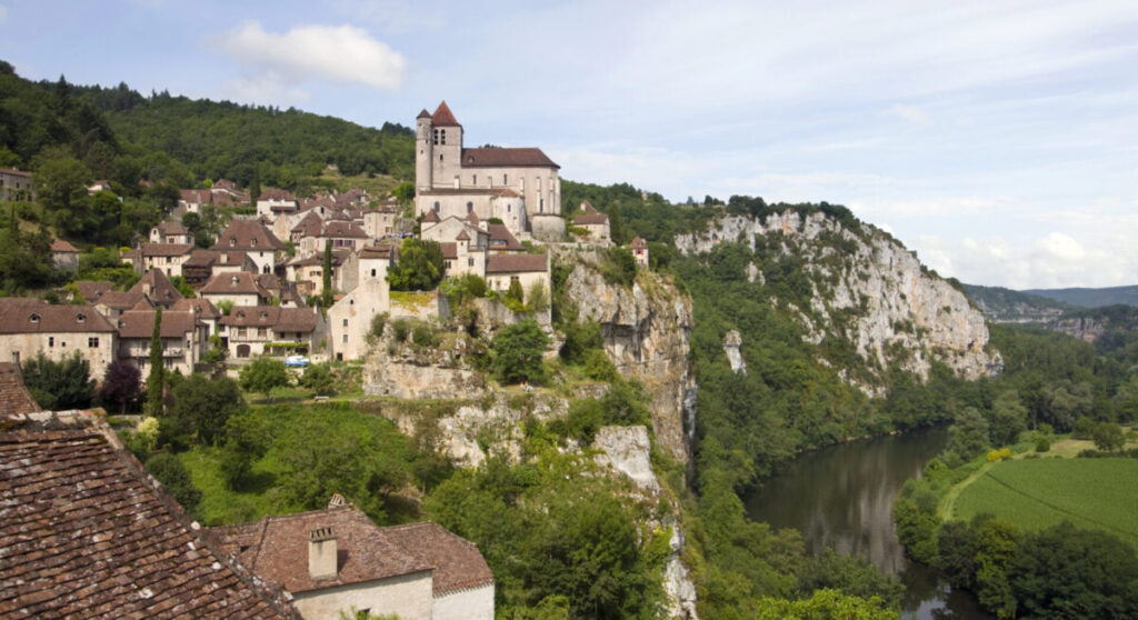 The historic clifftop village tourist attraction of St Cirq Lapopie.