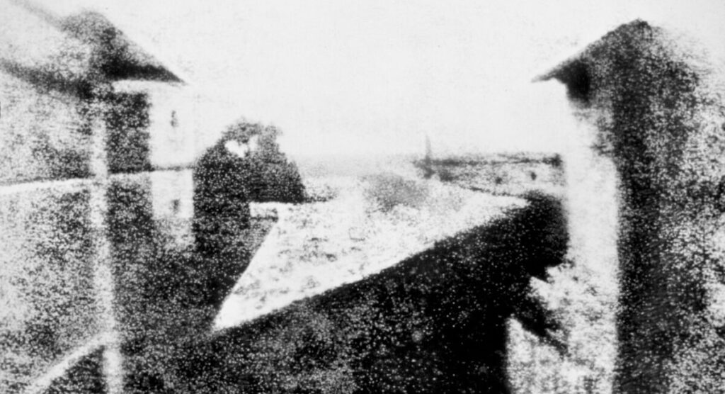 The first photohraphy of Niépce.