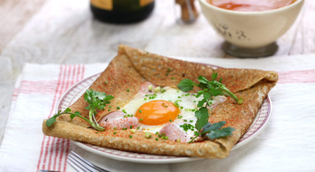 Galette sarrasin, buckwheat crepe.
