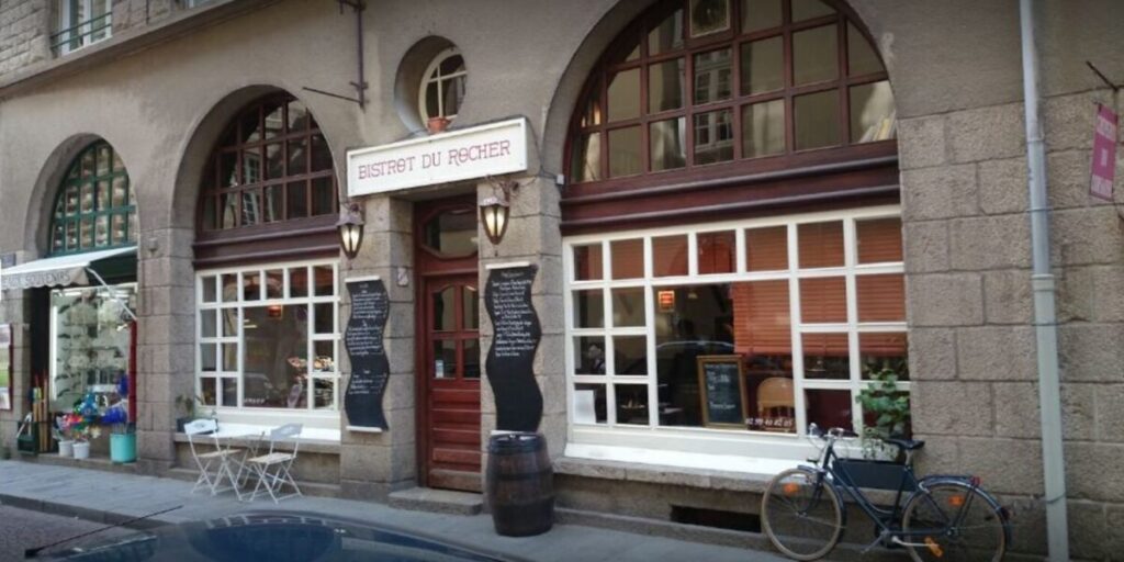 Le Bistrot du Rocher's terrace.