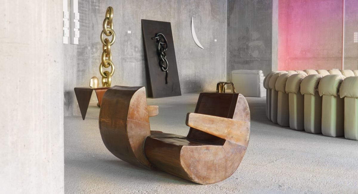 Boketto chair set against Brutalist concrete backdrop.