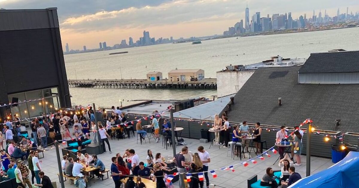 Rooftop bar in Brooklyn
