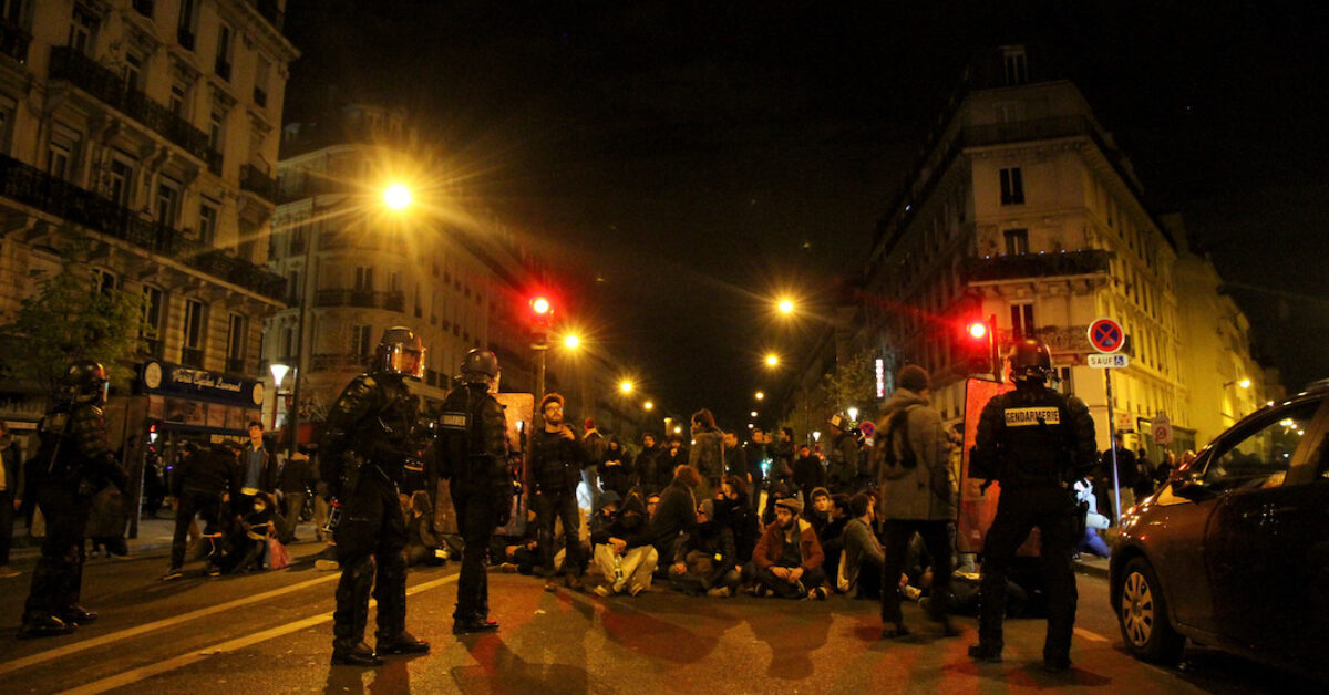 Nuit Debout. Photo by Maya-Anaïs Yataghène, via Flickr (Creative commons)