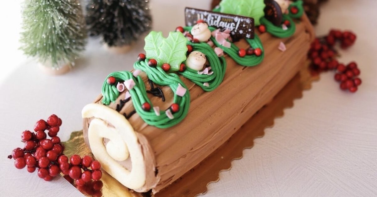 Bûche de Noël with brown and green frosting