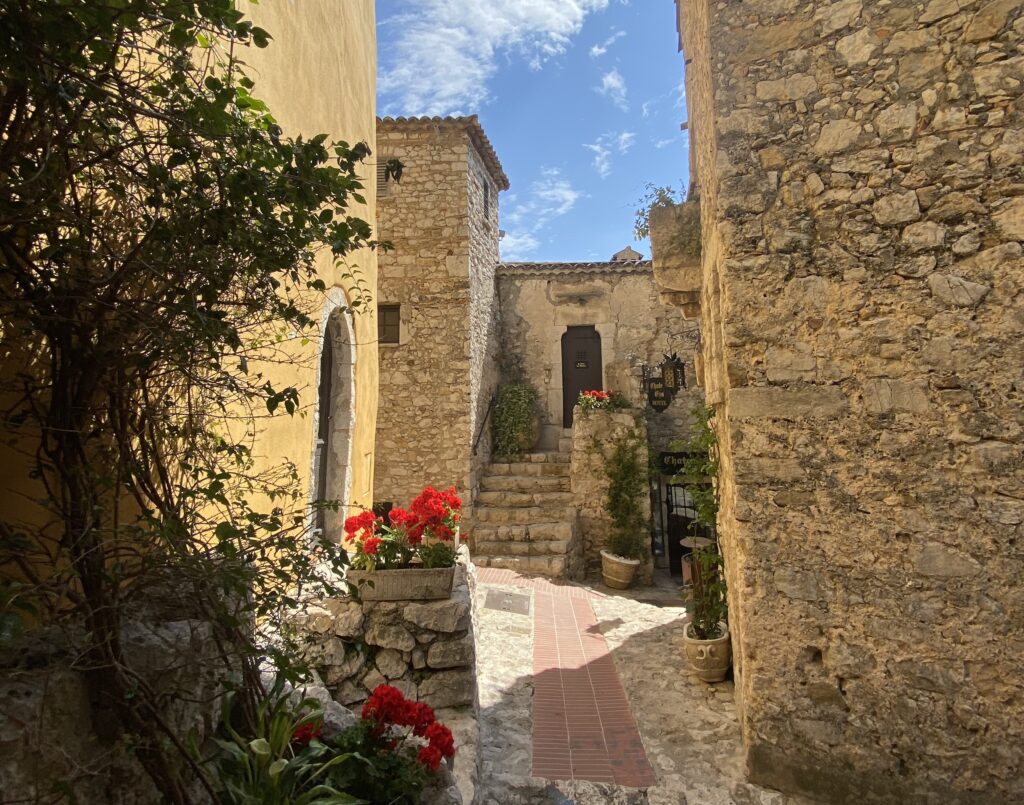 places to visit in the south france