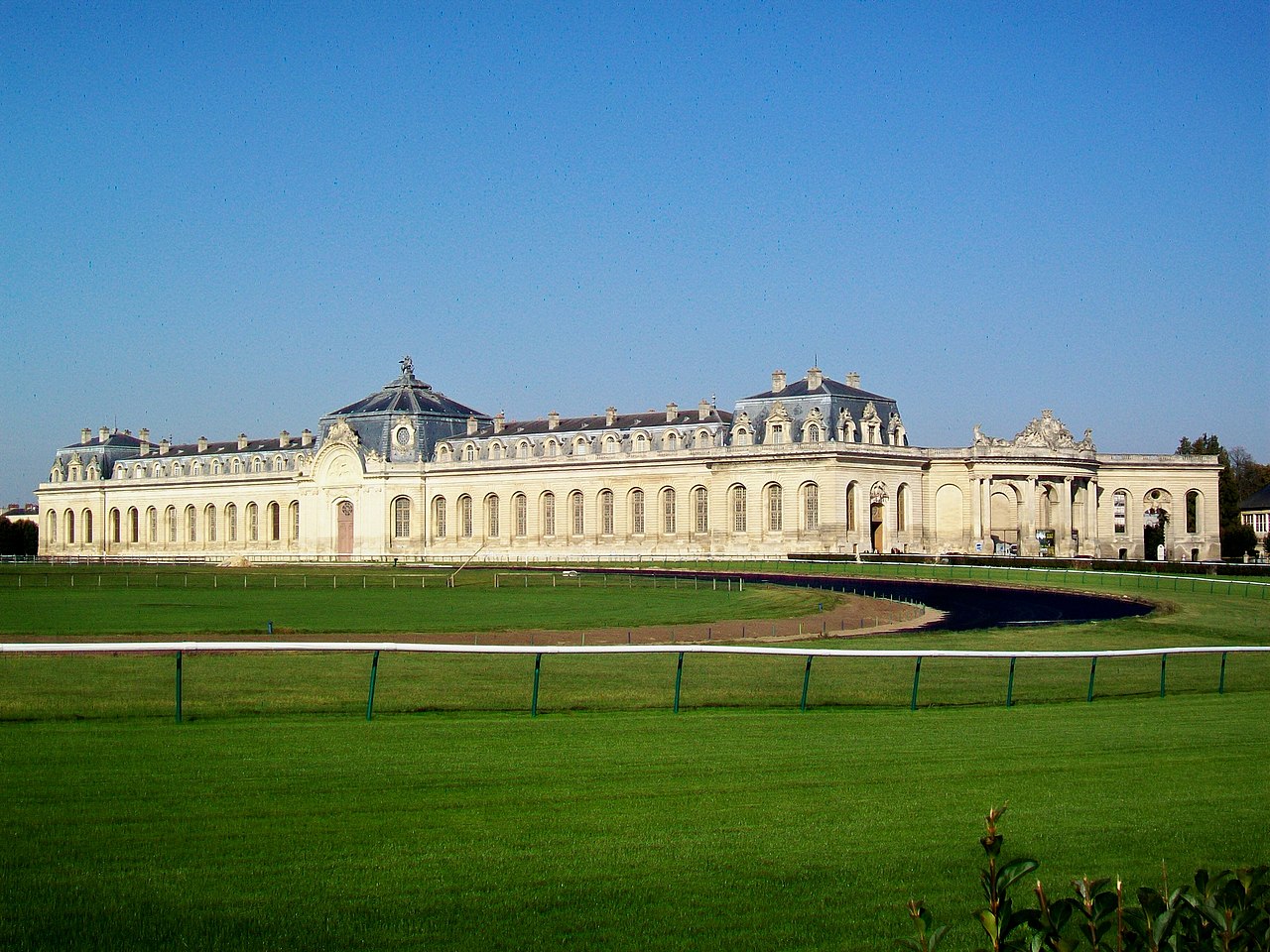 Chateau de Chantilly: What to see and do (Day trip from Paris) - Snippets  of Paris