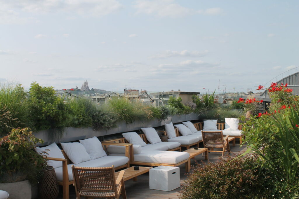 8 Best Rooftop Restaurants in Paris [complete guide]