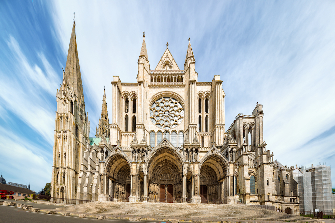 Chartres, France - 22 mai 2017 : vue côté sud de la cathédrale Notre-Dame de Chartres