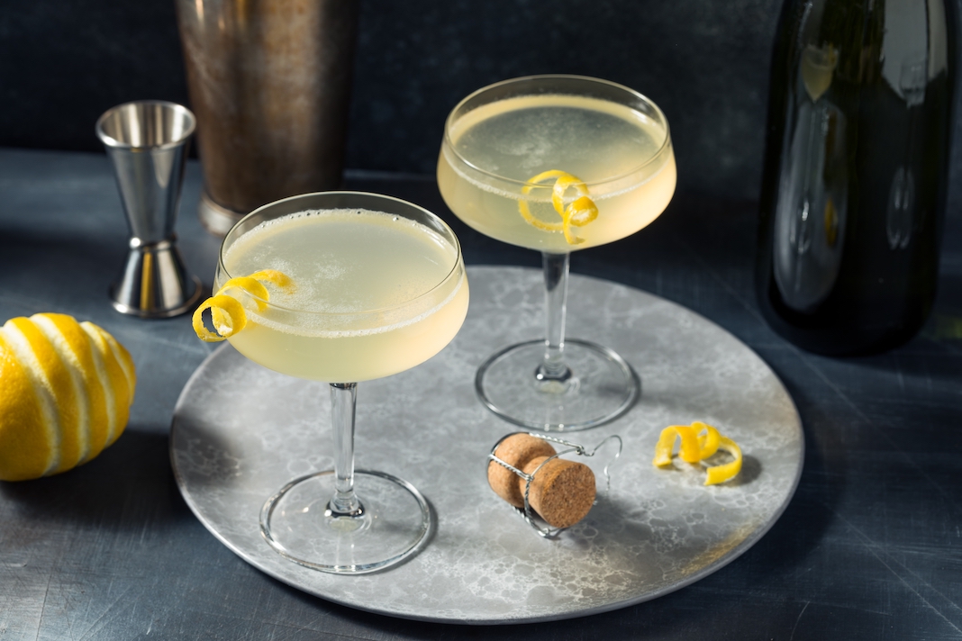 Boozy Refreshing French 75 Cocktail with Champagne and Gin